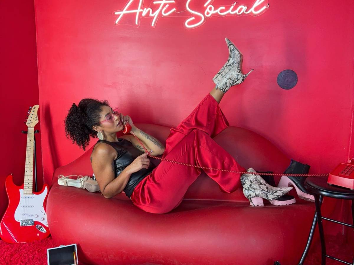 30, Flirty &&nbsp;Thriving!