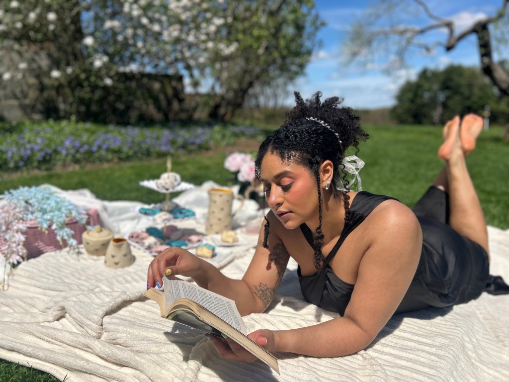 How to Dress Like Your Fave Literary&nbsp;Characters!